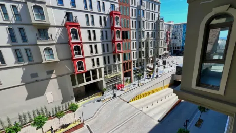Meydan Ardıçlı'da AVM'lere ve Sosyal Hayata Yakın 1+1 Satılık Daire