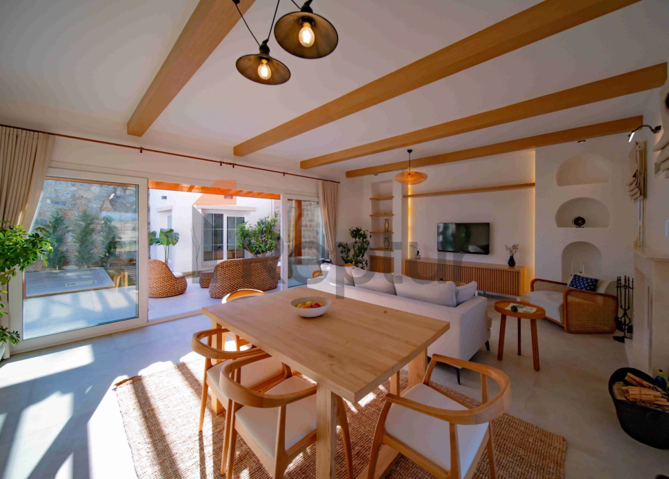 Havaalanına yakın gelişen bir bölgede özel büyük ölçekli villa projesi