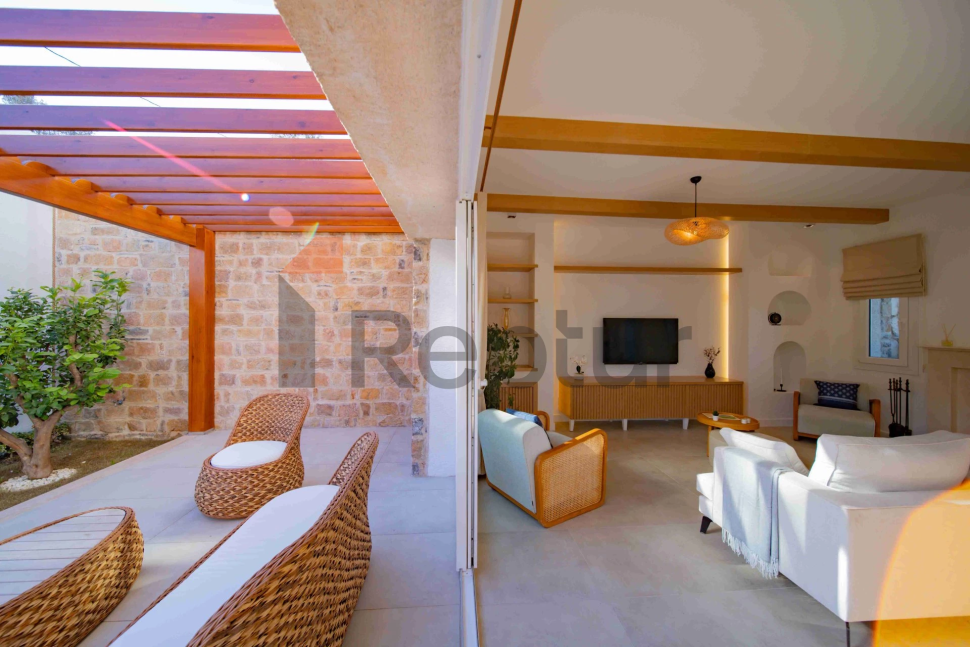 Havaalanına yakın gelişen bir bölgede özel büyük ölçekli villa projesi