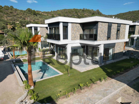 Bodrum'da cazip deniz manzaralı villalar