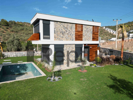 Bodrum'da cazip deniz manzaralı villalar