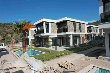 Bodrum'da cazip deniz manzaralı villalar