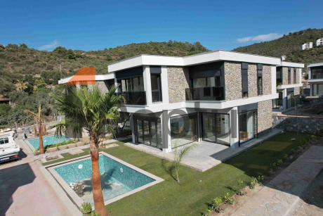 Bodrum'da cazip deniz manzaralı villalar