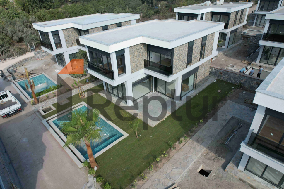 Bodrum'da cazip deniz manzaralı villalar