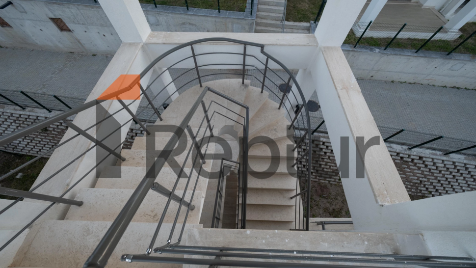 Bodrum'da Özel Plajlı ve Havuzlu Sitede Satılık Konforlu Daire