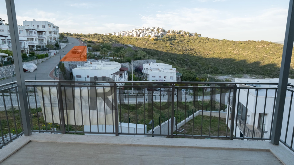 Bodrum'da Özel Plajlı ve Havuzlu Sitede Satılık Konforlu Daire