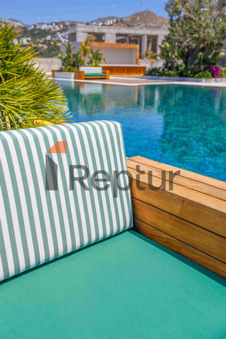 Bodrum Gümüşlük'te Deniz Manzaralı Rezidanslar ve Villalar