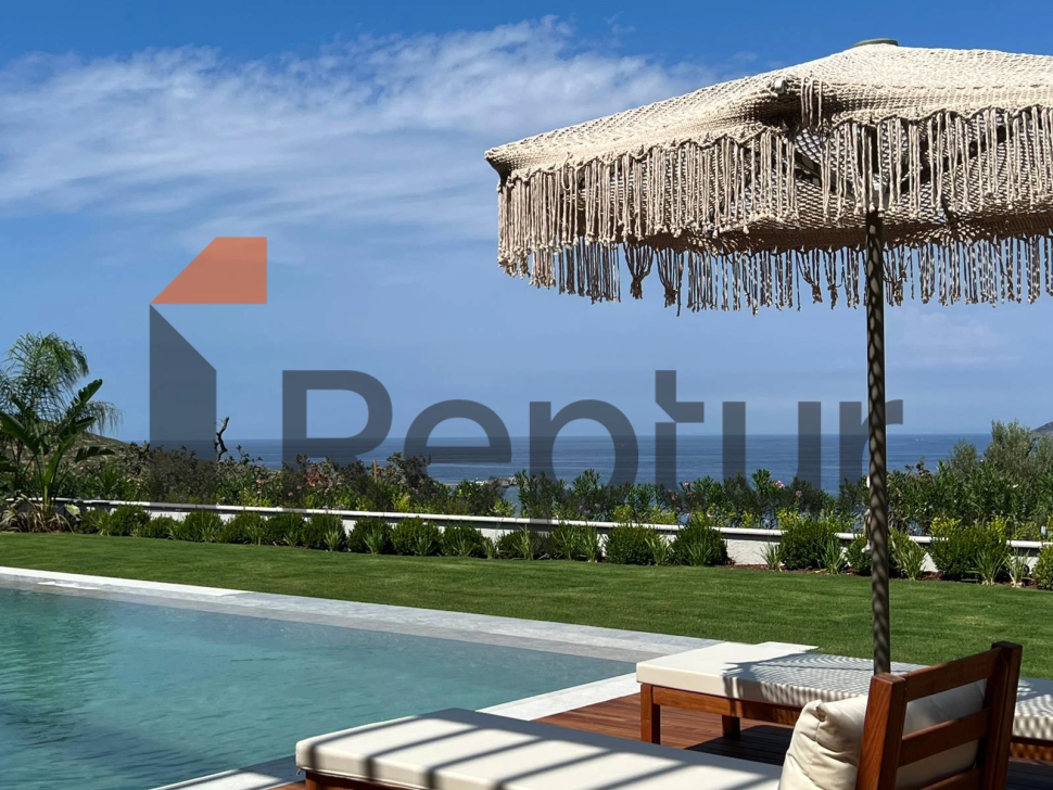 Bodrum Gümüşlük'te Deniz Manzaralı Rezidanslar ve Villalar