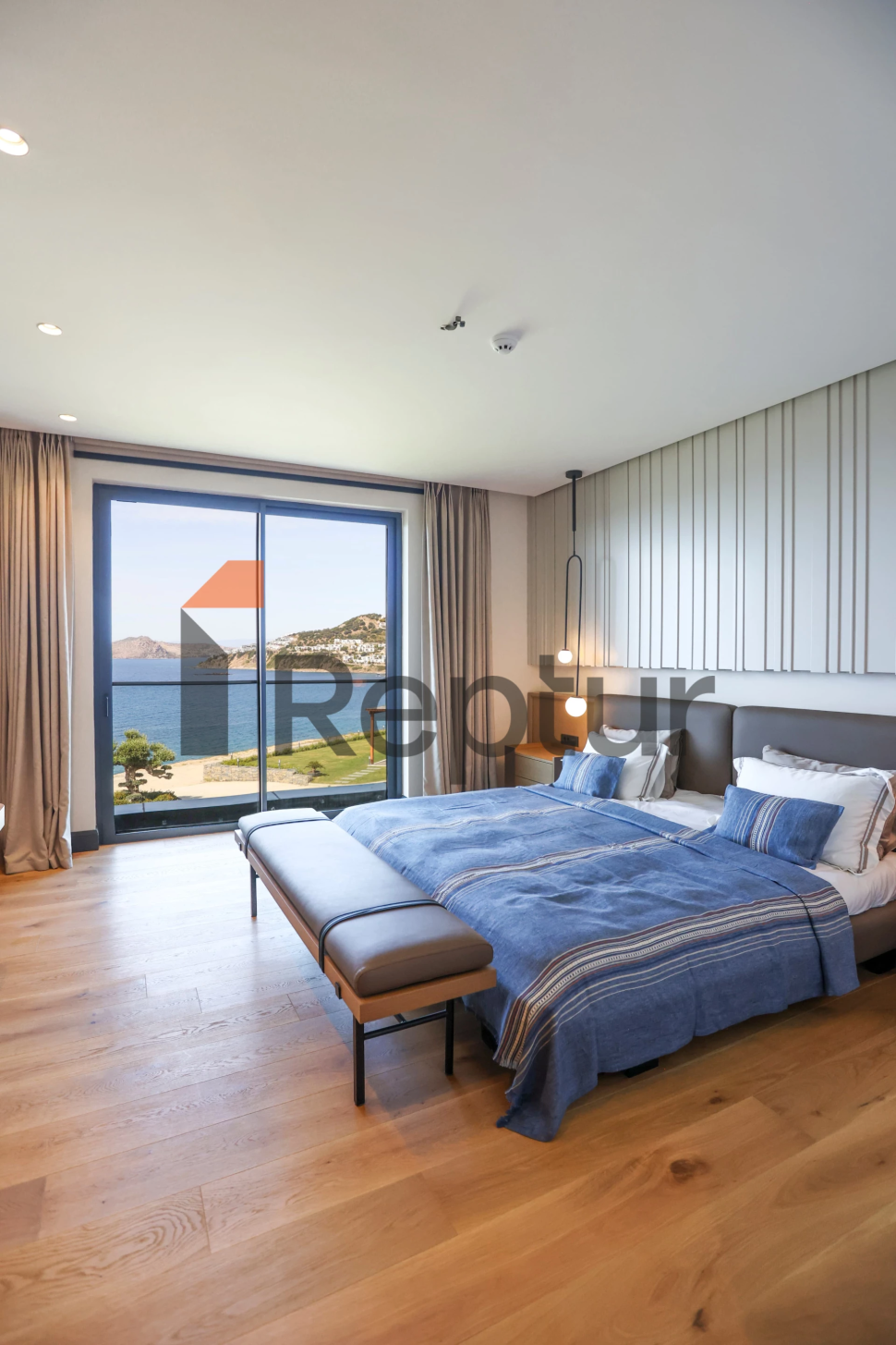 Bodrum Gümüşlük'te Deniz Manzaralı Rezidanslar ve Villalar