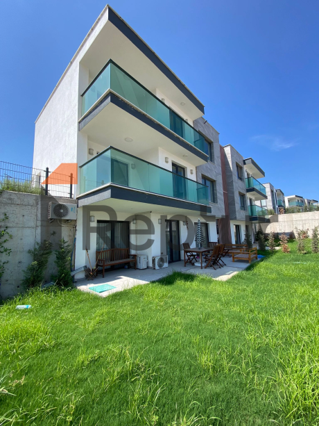 Adabükü'nde deniz manzaralı konforlu proje