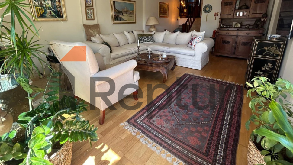 Bodrum'un merkezinde, Kos Adası ve denizin muhteşem manzarasına villa
